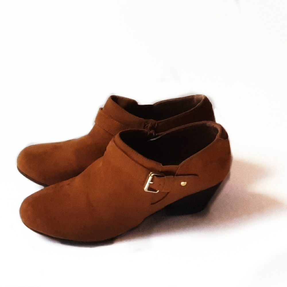 American Eagle Heeled Booties